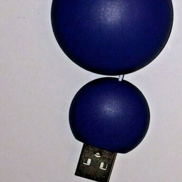 3 in 1 Trio Universal smart phone USB cell phone charger 30 Retractable cord - Picture 3 of 4